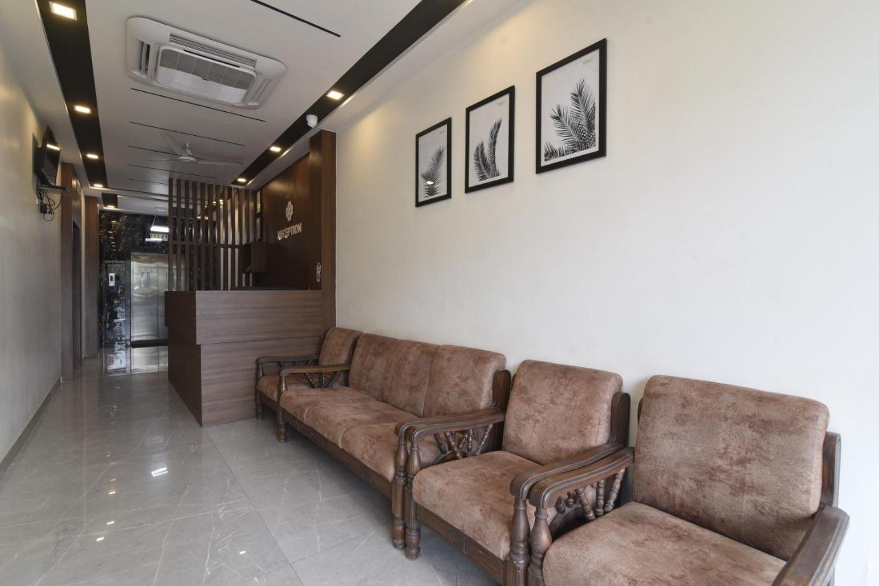 Hotel Clove Bijāpur Exteriör bild